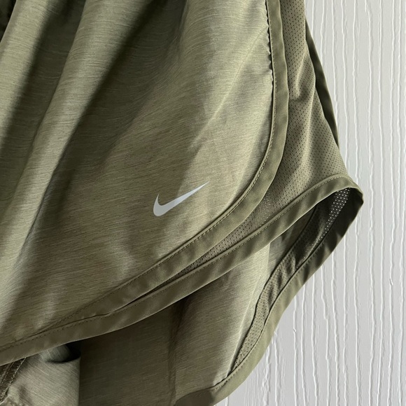 Womens Nike Tempo Athletic Shorts - XL - Picture 8 of 11